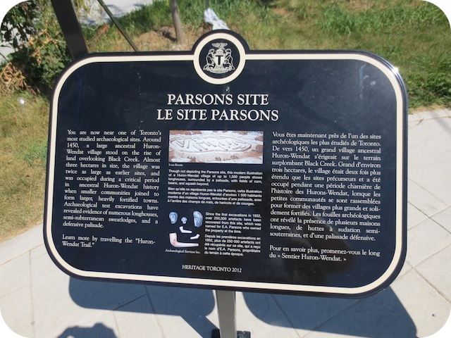 Plaque Photo