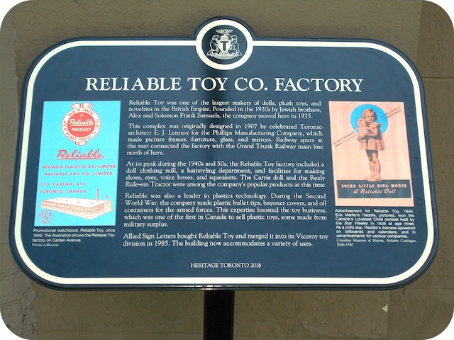 Plaque Photo