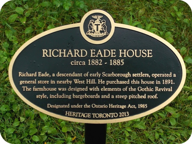 Plaque Photo