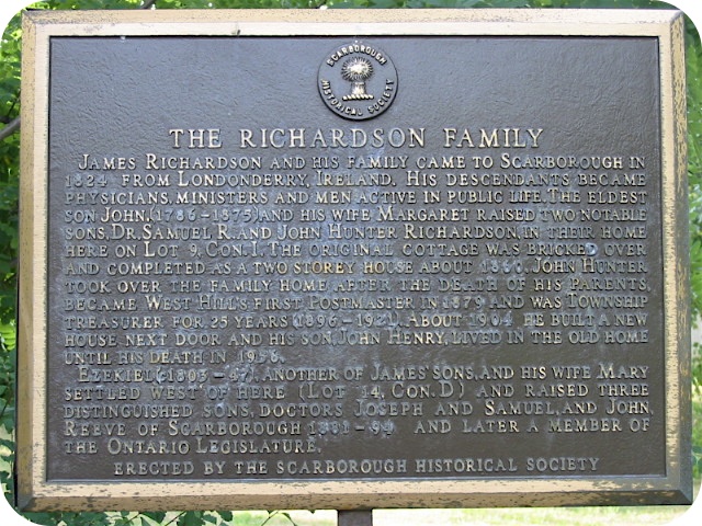 Plaque Photo