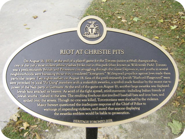Plaque Photo