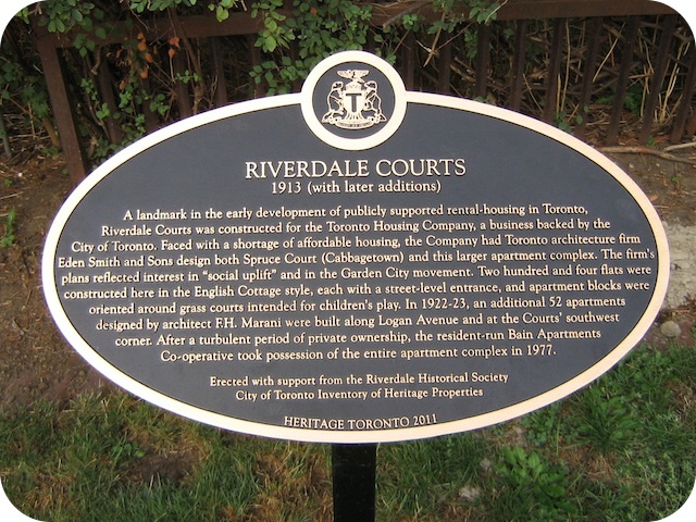Plaque Photo