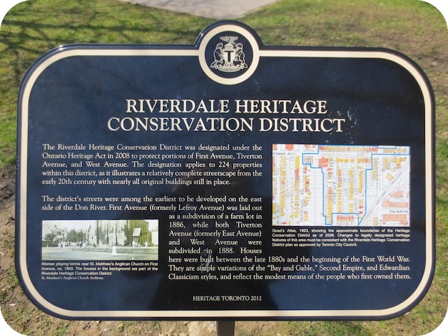 Plaque Photo