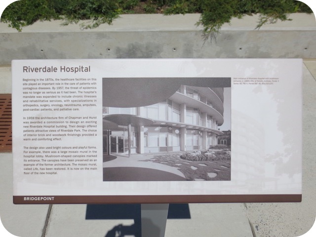 Plaque Photo