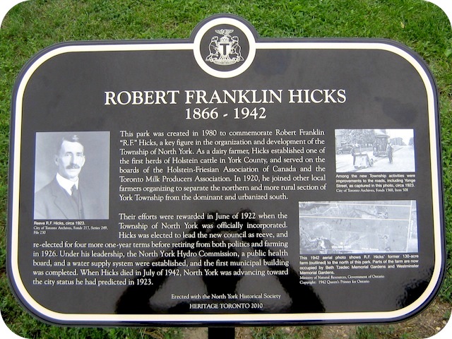Plaque Photo