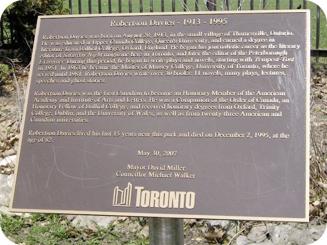 Plaque Photo