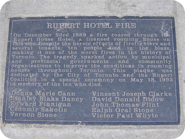 Plaque Photo