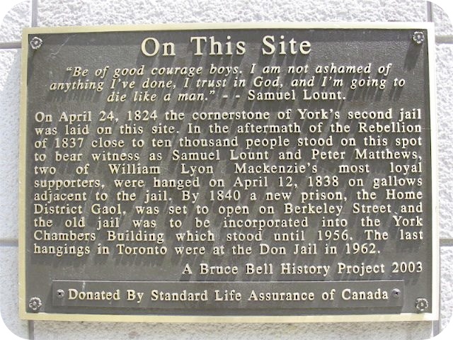 Plaque Photo
