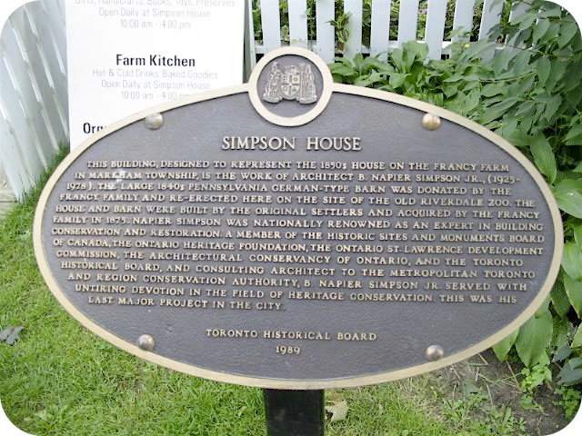 Plaque Photo