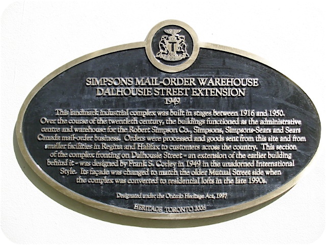Plaque Photo