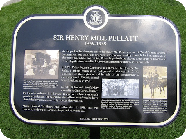 Plaque Photo