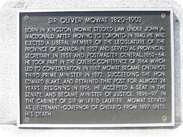 Plaque Photo