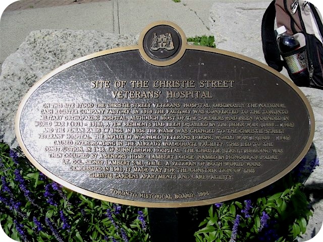 Plaque Photo