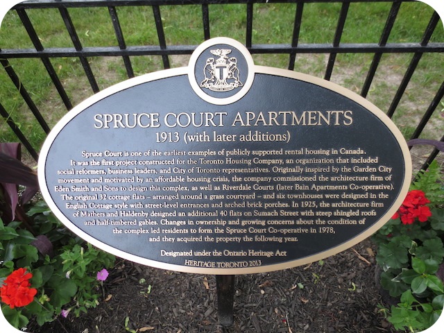 Plaque Photo