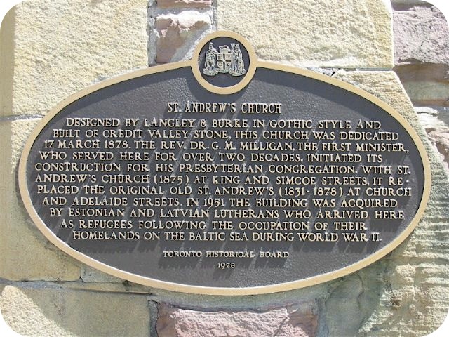 Plaque Photo