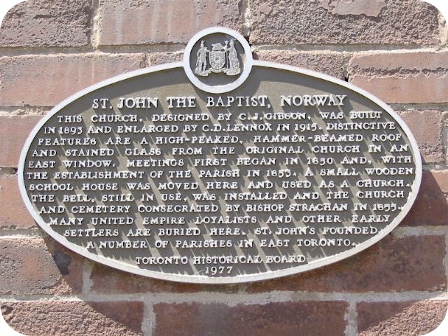 Plaque Photo