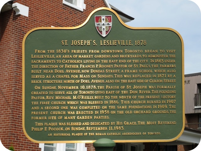 Plaque Photo