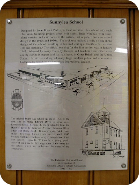 Plaque Photo