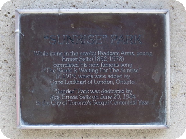Plaque Photo