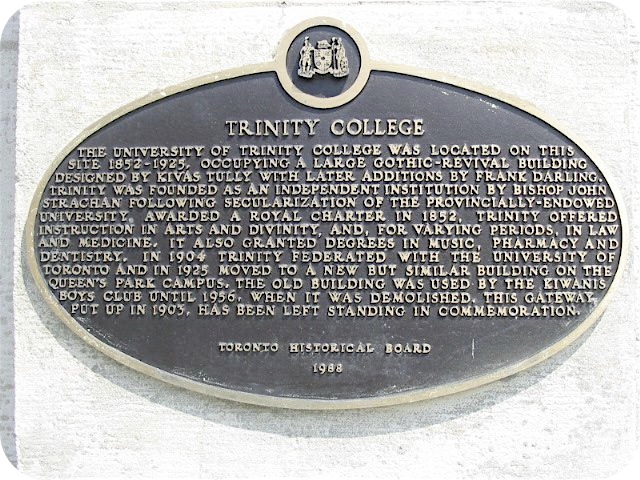 Plaque Photo
