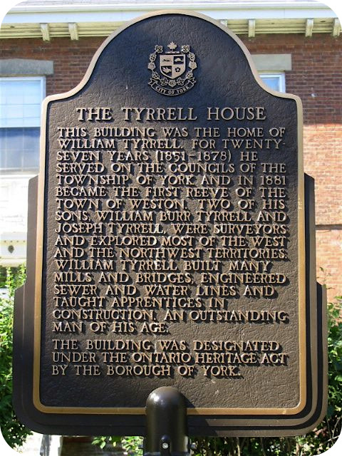 Plaque Photo