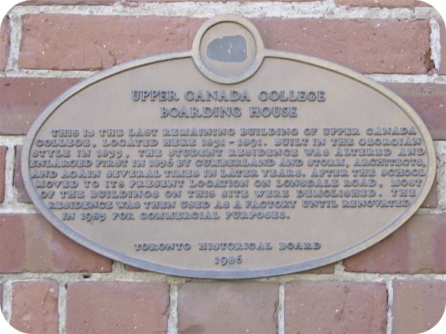 Plaque Photo