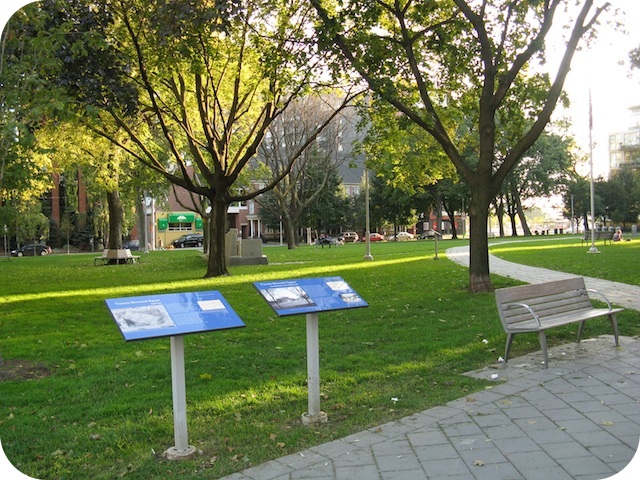 Victoria Memorial Square