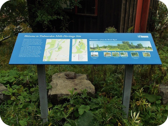 Plaque Photo
