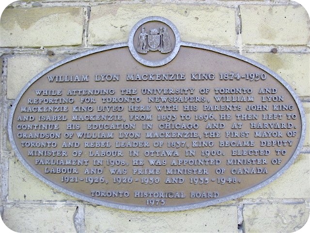 Plaque Photo