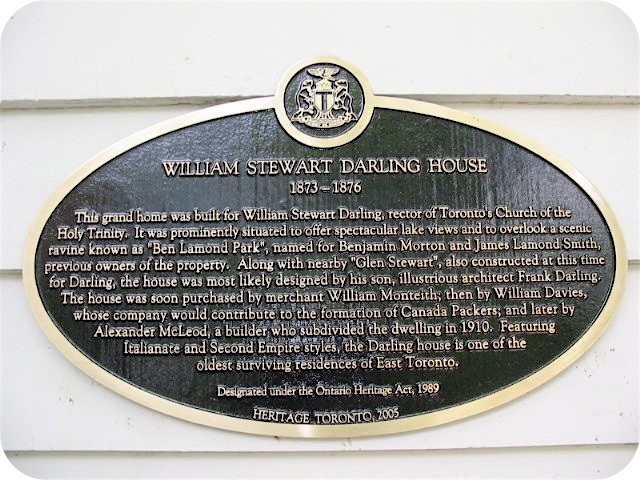 Plaque Photo