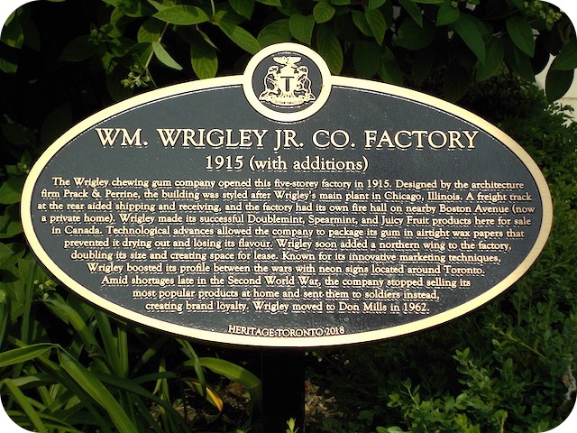 Plaque Photo