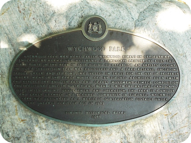 Plaque Photo