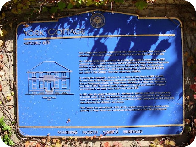 Plaque Photo