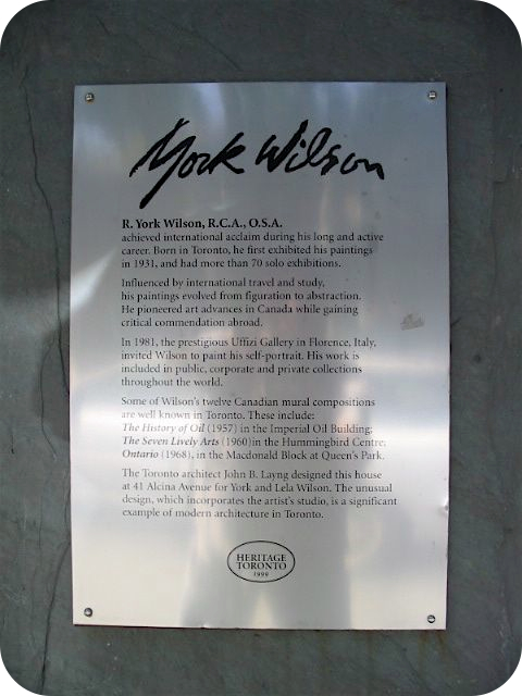 Plaque Photo